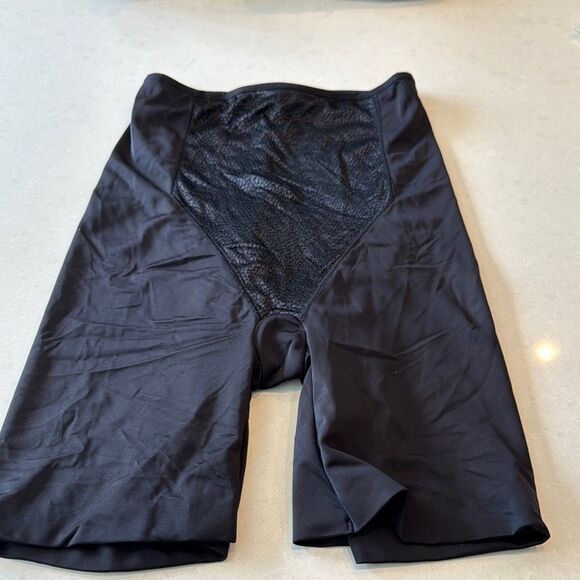 Love your assets by Sara Bradley shape wear size XL excellent condition. Works! - Picture 1 of 6
